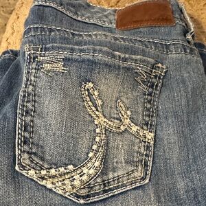 Blue Denim Jeans with Embroidered Pocket 11/12 short